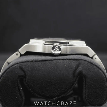 2024 GIRARD PERREGAUX LAUREATO GREEN DIAL 42MM 81010-11-3153-1CM