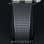 2024 VACHERON CONSTANTIN OVERSEA SILVER DIAL 42.5MM 5520V/210A