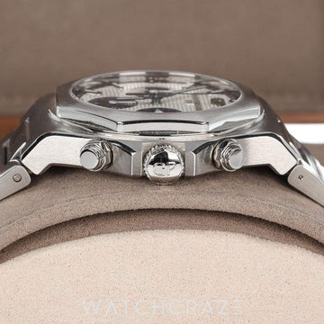 2022 GIRARD PERREGAUX LAUREATO PANDA 42MM 81020-11-131-11A
