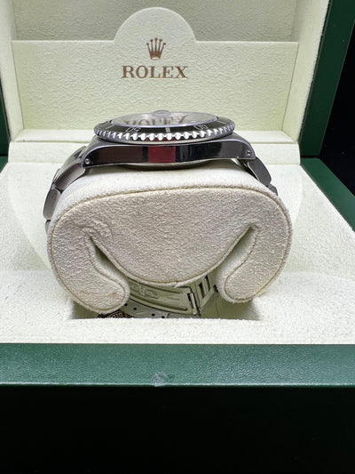 CIRCA 1990 ROLEX SUBMARINER DATE BLACK 16610 - WatchCraze.com.au